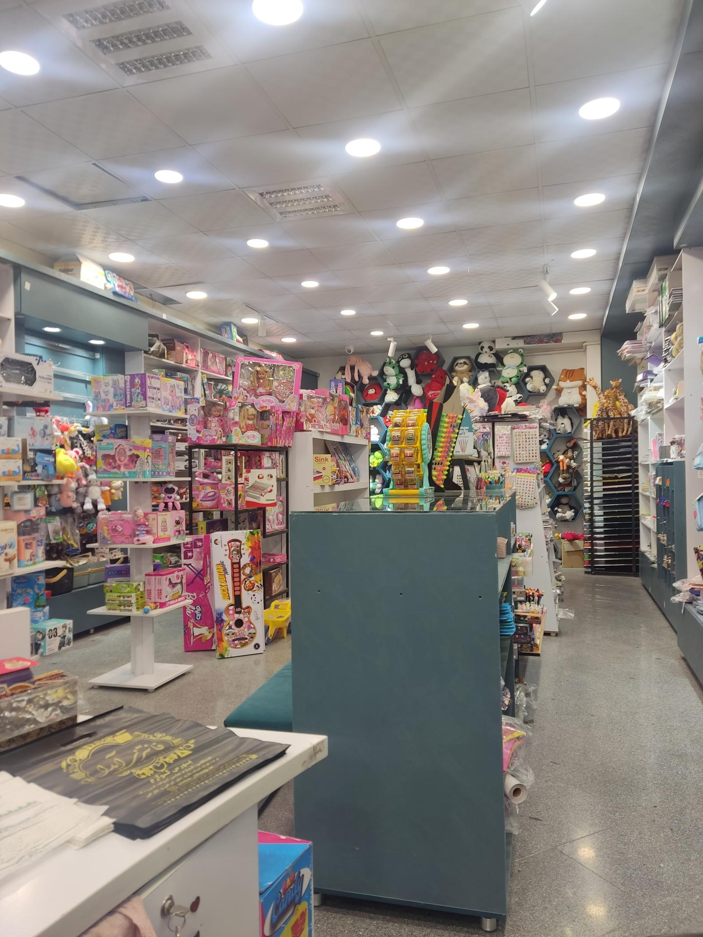 عکس اسباب بازی و تحریر آیدا