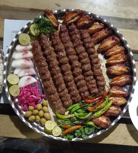 عکس رستوران هفت چنار