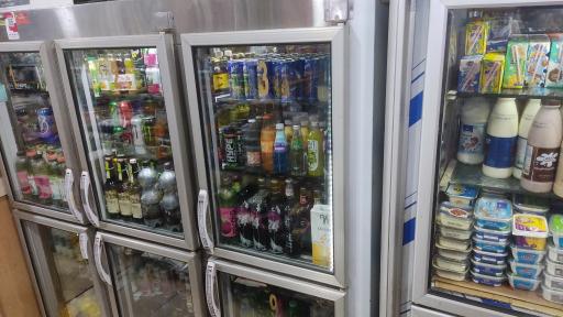 عکس فروشگاه حاج عزیز