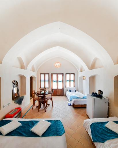 عکس هتل سنتی طاق چشمه