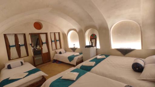 عکس هتل سنتی طاق چشمه