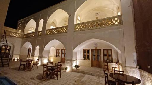 عکس هتل سنتی طاق چشمه