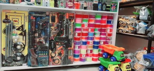 عکس فروشگاه شعبده بازیکده