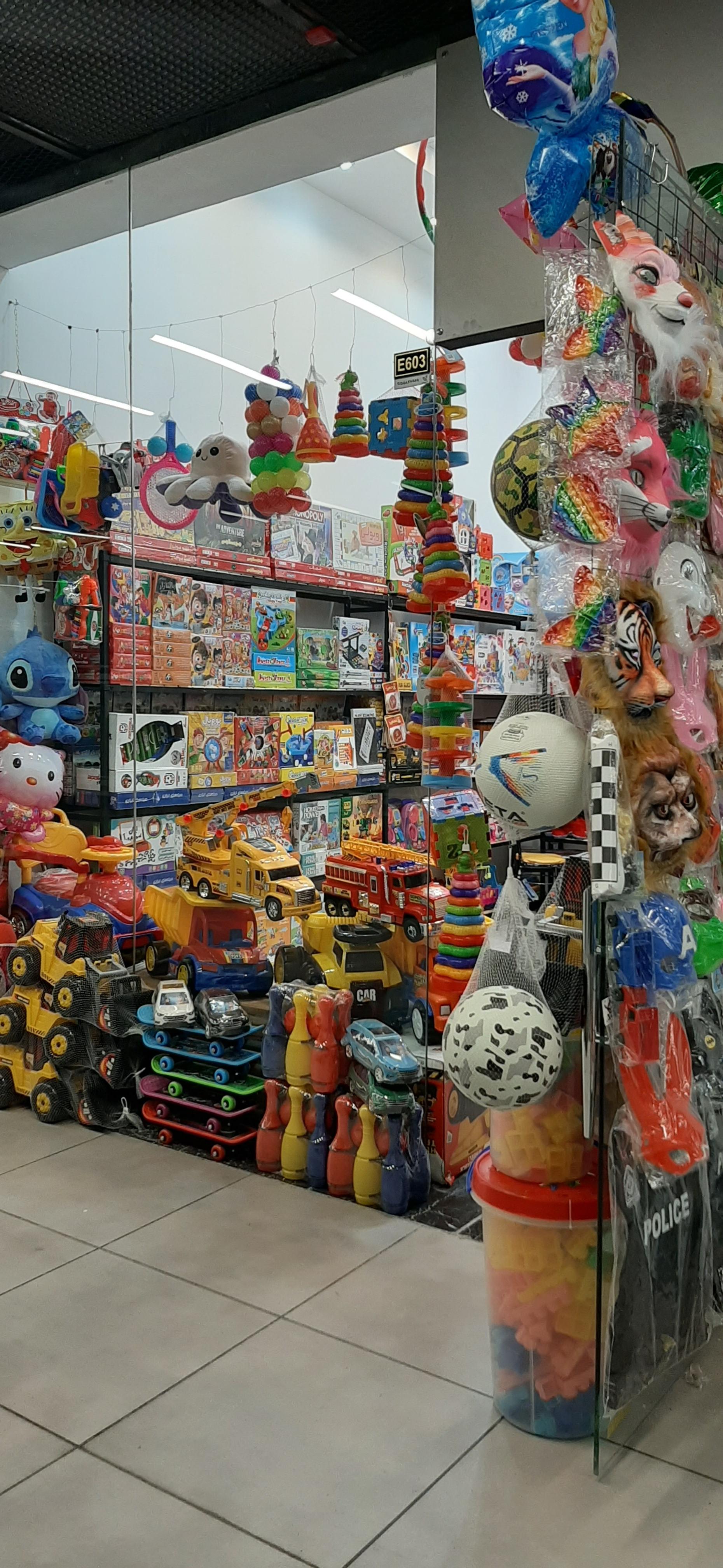 عکس فروشگاه شعبده بازیکده