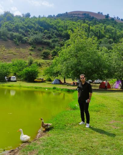 عکس دریاچه نیلوفر آبی استخرگاه