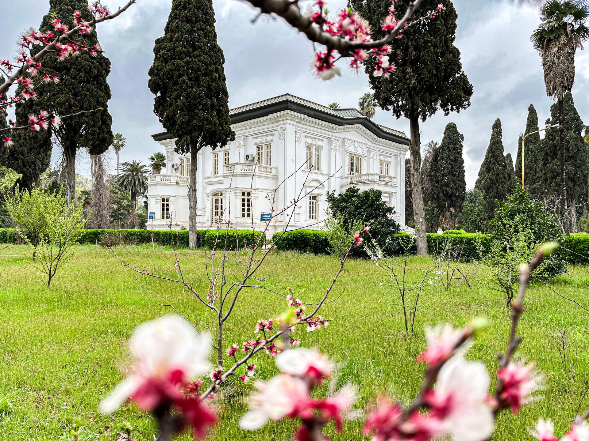 عکس کتابخانه مرکزی دانشگاه علوم پزشکی ایران