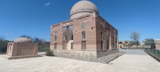 عکس مقبره شیخ امین الدین جبرائیل (بقعه کلخوران)