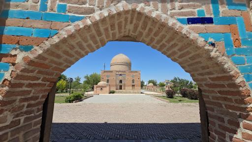 عکس مقبره شیخ امین الدین جبرائیل (بقعه کلخوران)