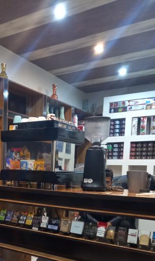 عکس کافی شاپ حسین محمودی