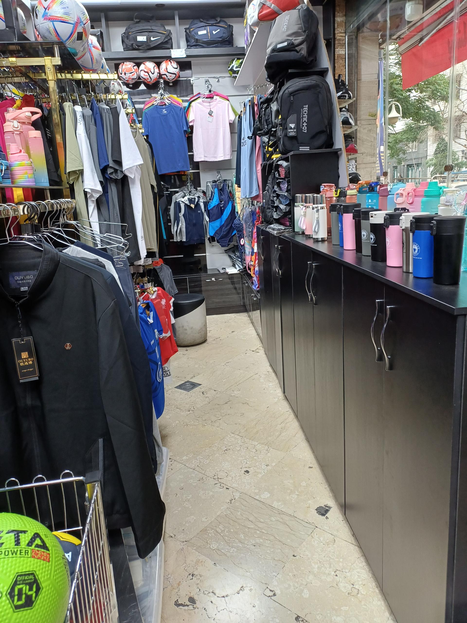 عکس فروشگاه ورزشی امیر