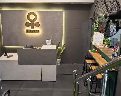 عکس باشگاه بانوان رویال