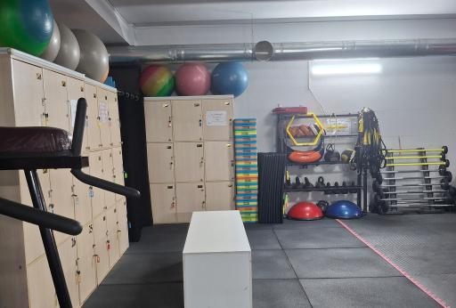 عکس باشگاه بانوان رویال