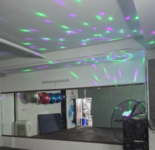 عکس باشگاه بانوان رویال