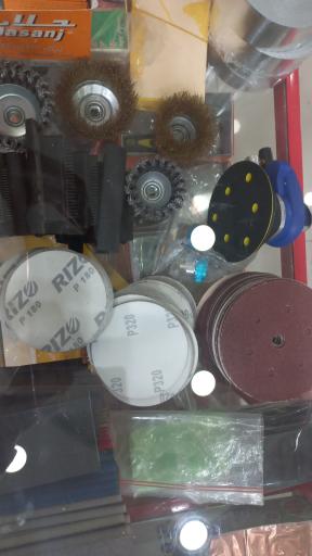 عکس فروشگاه رنگ و چسب و ابزار زاهدی