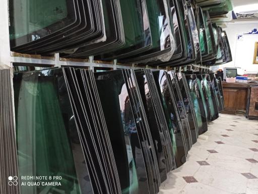 عکس شیشه اتومبیل خزائی