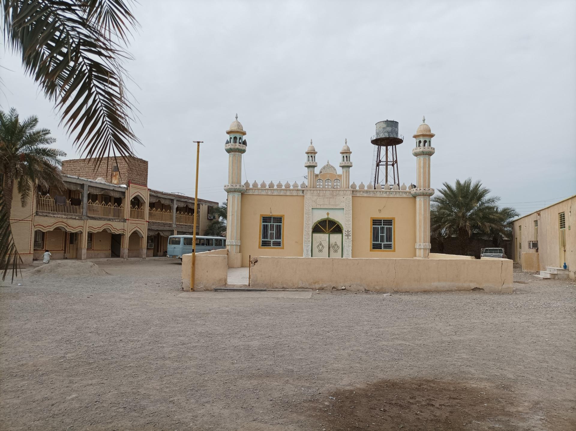 عکس حوزه علمیه دارالفرقان چاه‌جمال