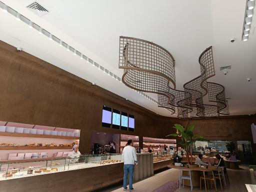 نان و شیرینی جیران