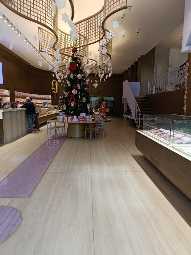 نان و شیرینی جیران