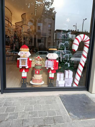 نان و شیرینی جیران