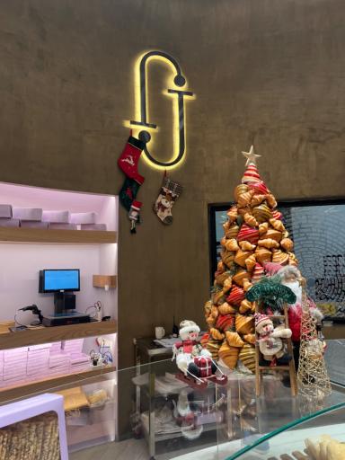 عکس نان و شیرینی جیران