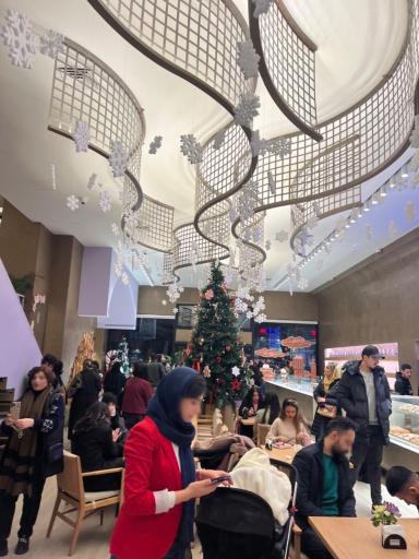 عکس نان و شیرینی جیران