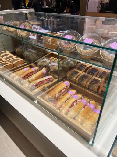 عکس نان و شیرینی جیران