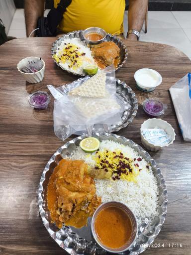 عکس تهیه غذای دلسا