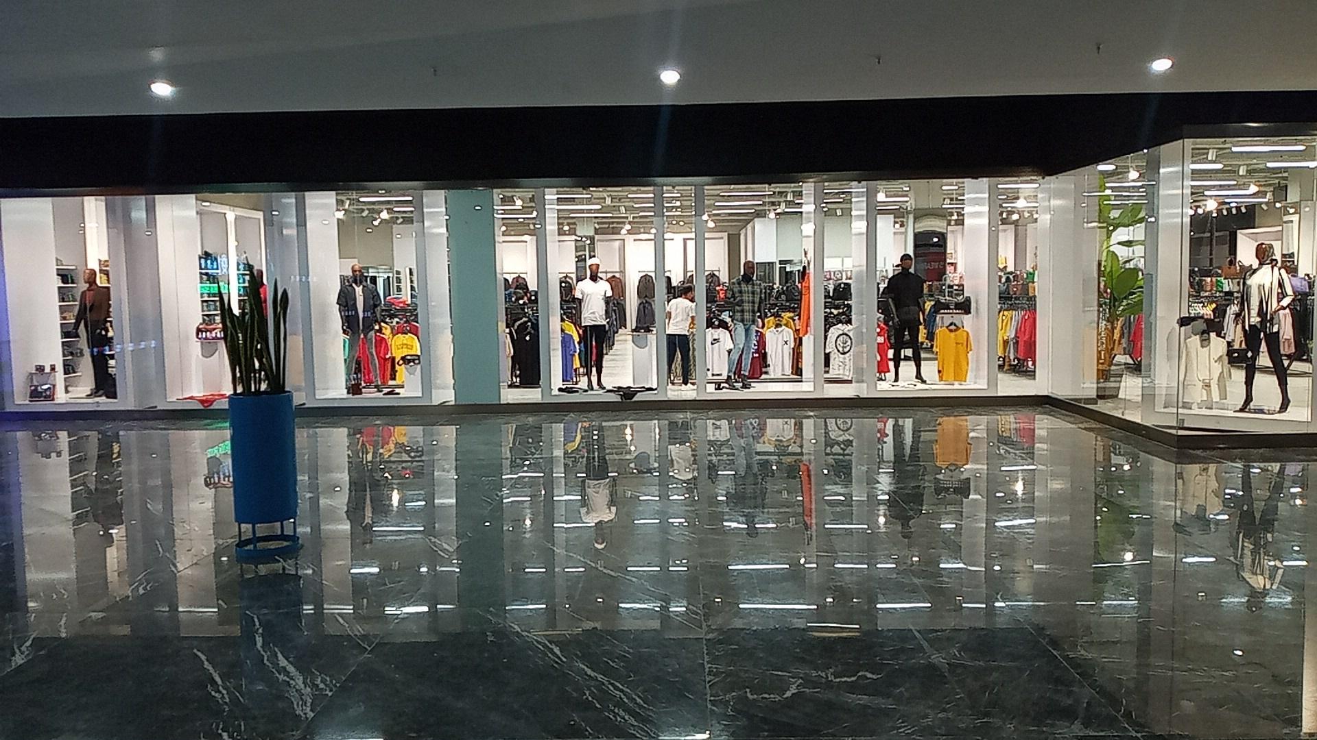 عکس فروشگاه روماک