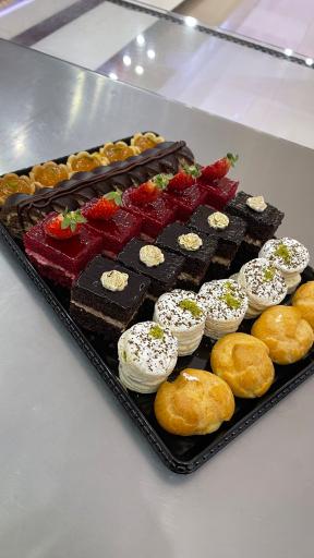 عکس شیرینی فروشی سجاد