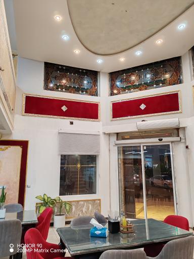 عکس رستوران نخل طلایی