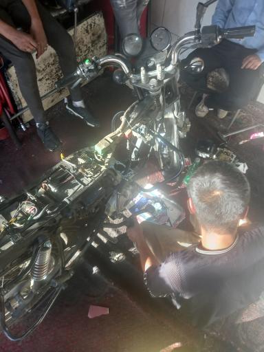 عکس کلینیک موتورسیکلت امیرحسین