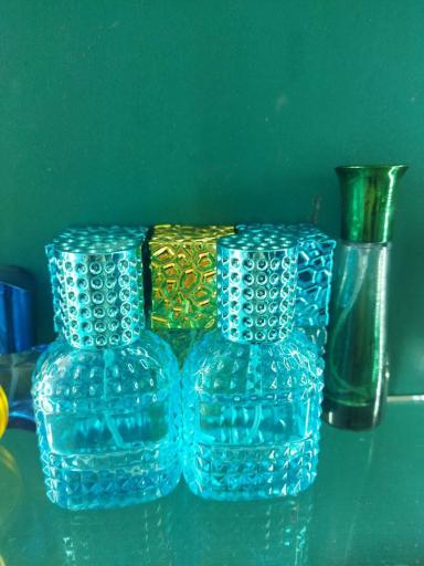 عکس عطر امینی