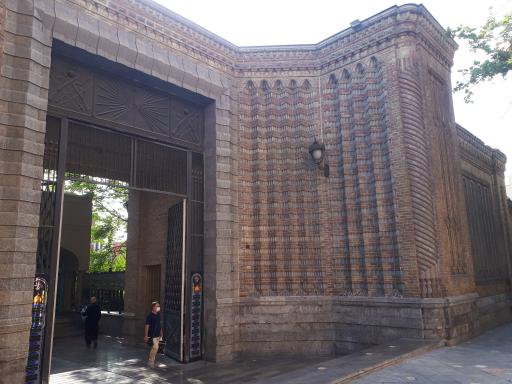 عکس ورودی مترو ایستگاه امام خمینی