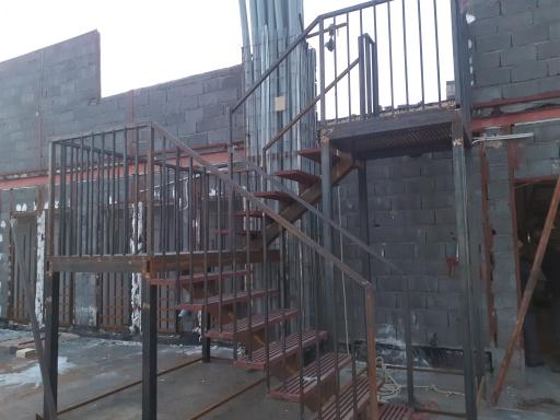 عکس کارگاه صنعتی دلاوری