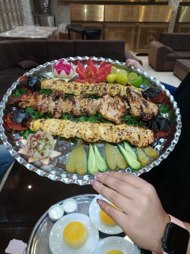 عکس باغچه رستوران احسان