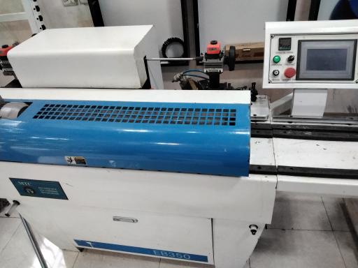 عکس گروه فنی مهندسی برون