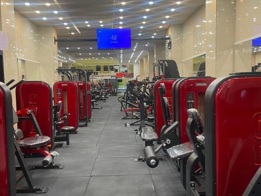 عکس باشگاه پرورش اندام وی آی پی من