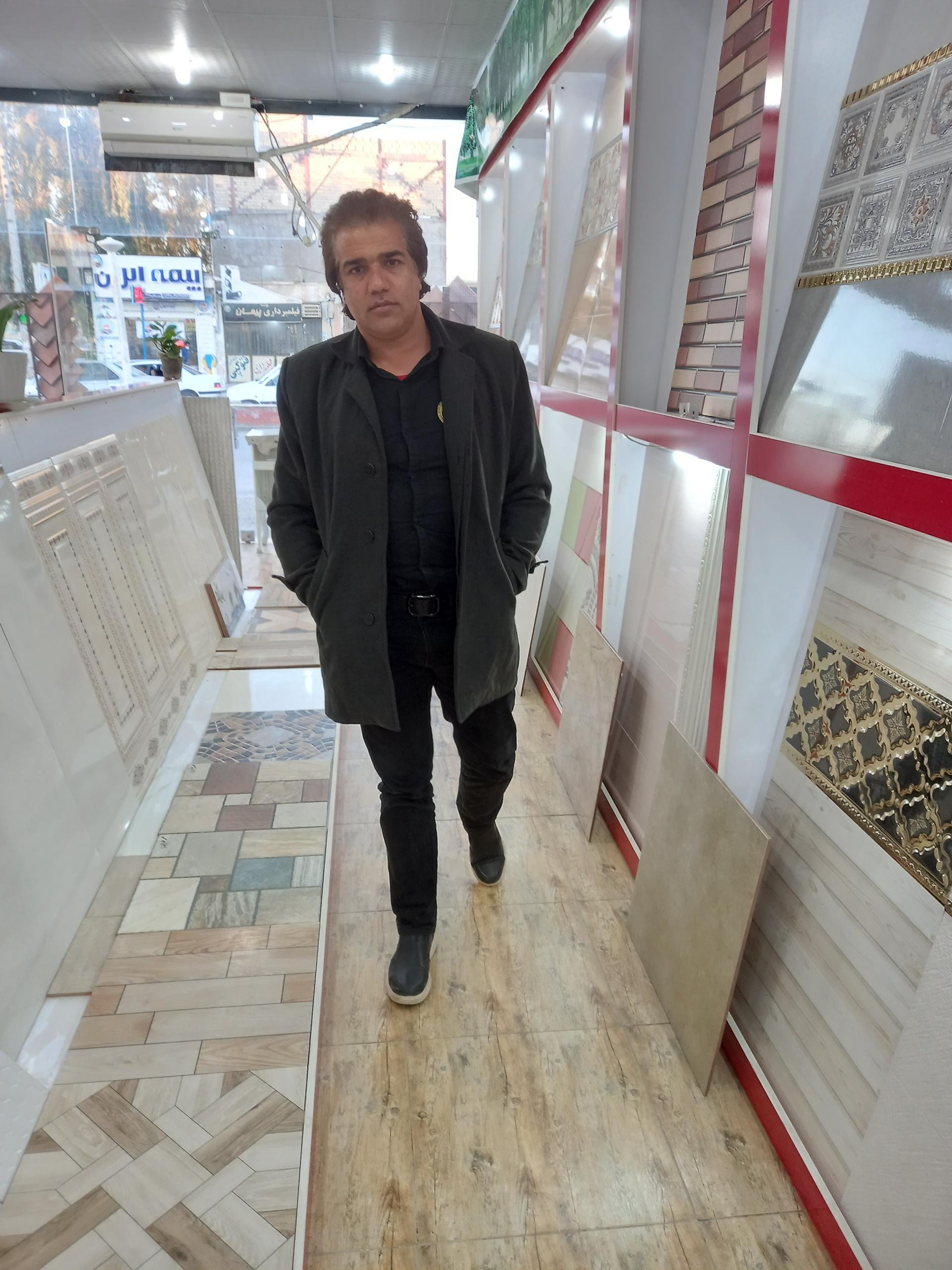 عکس بازرگانی کاشی و سرامیک میبد