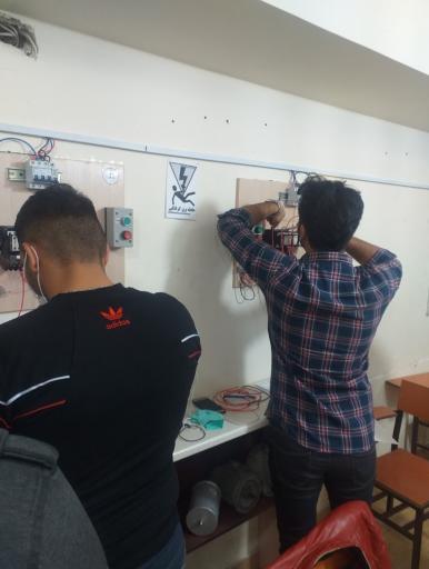 عکس آموزشگاه‌ مبتکران‌ صنعت‌ ورامین