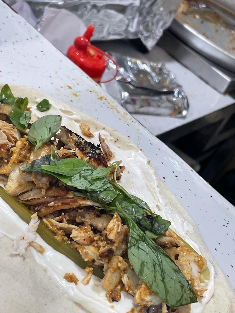 عکس صبحانه و شاورما شعله