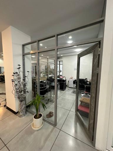 عکس سالن زیبایی آیشیل 