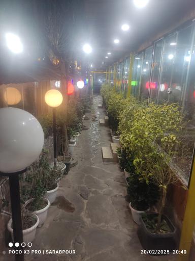 عکس باغ رستوران مزرعه