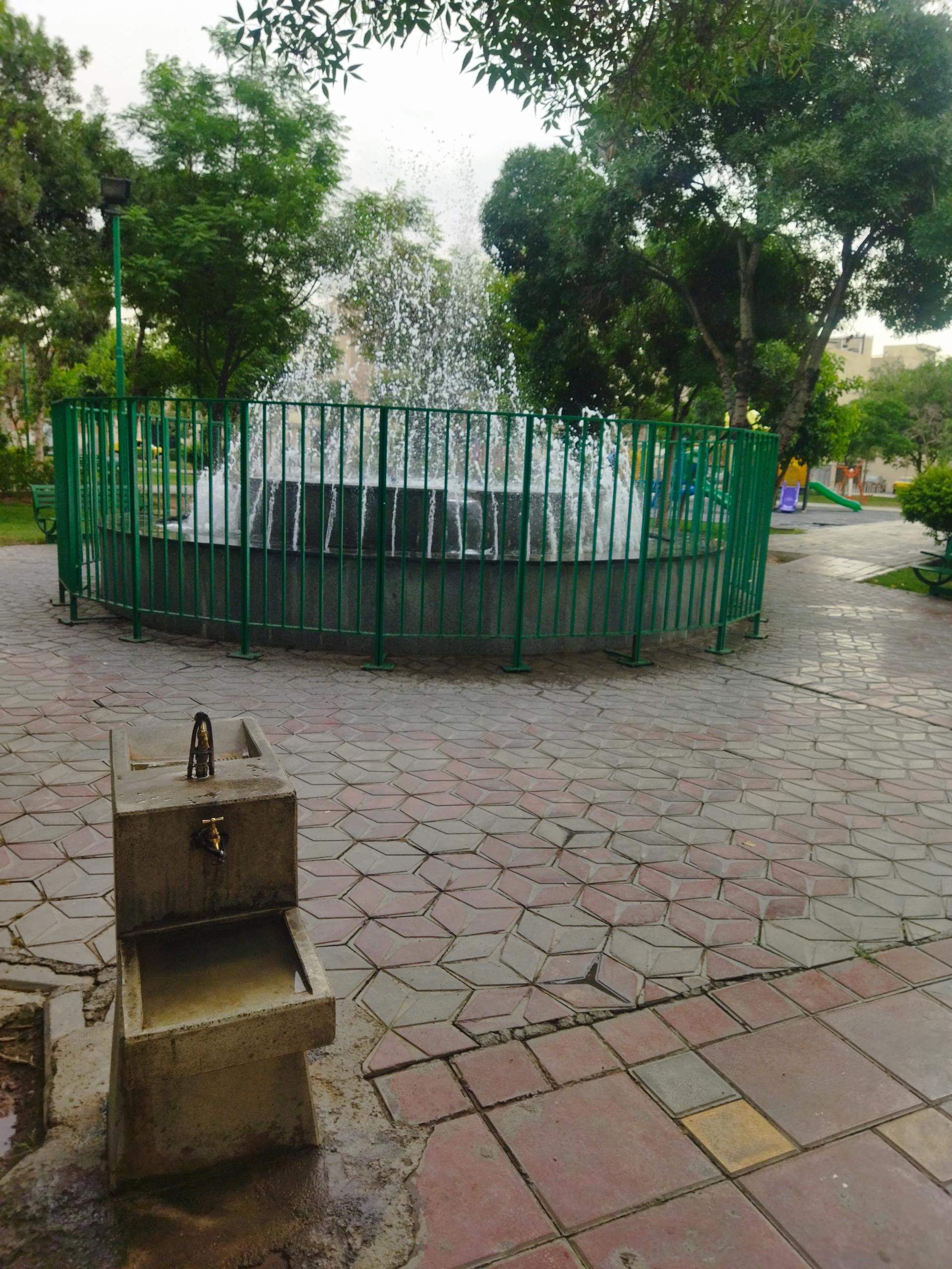 عکس آبخوری بوستان گلستان