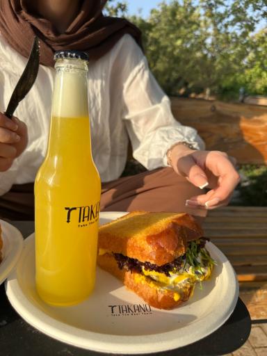 عکس کافه قنادی تیکانو