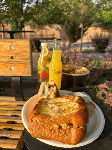 عکس کافه قنادی تیکانو