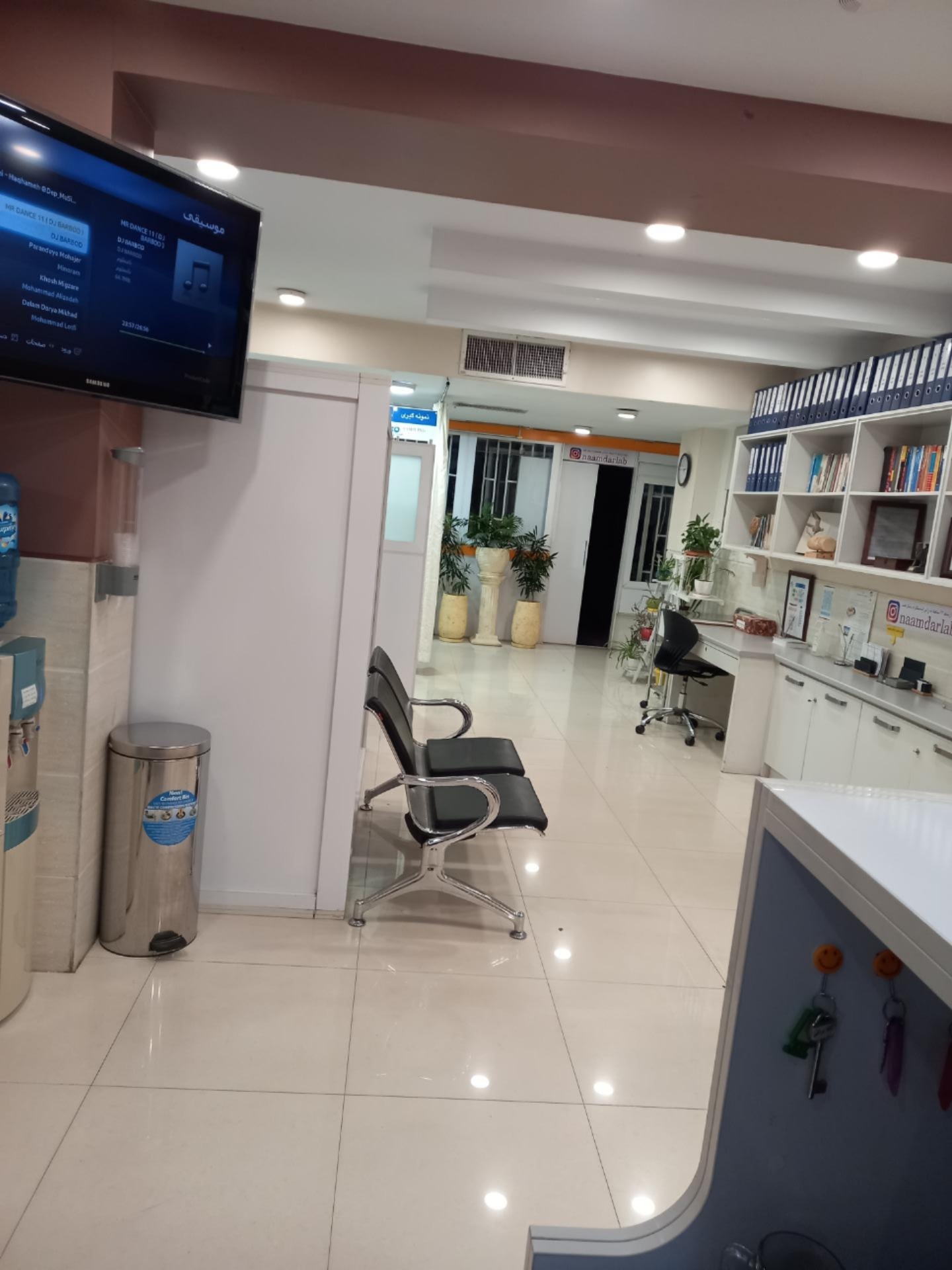 عکس آزمایشگاه تشخیص پزشکی نامدار