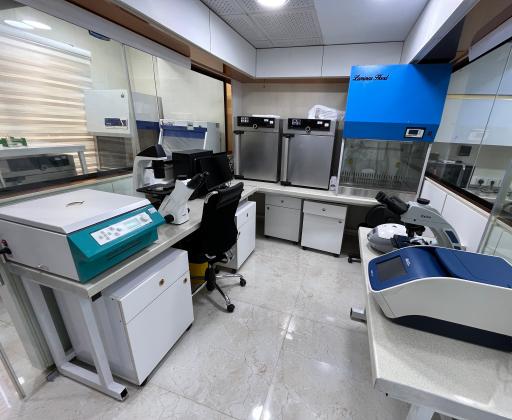 عکس آزمایشگاه پاتوبیولوژی و ژنتیک رسا