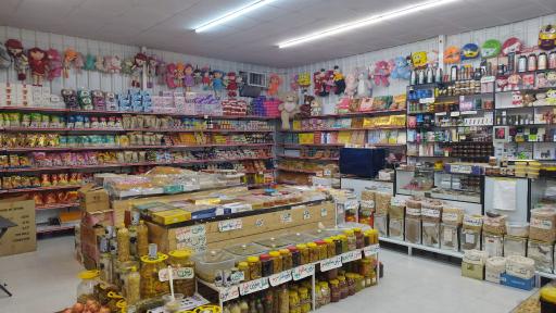 عکس سوپرمارکت و سوغات سرای سرو 