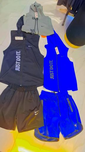 عکس فروشگاه لباس ورزش آف لند