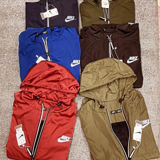 عکس فروشگاه لباس ورزش آف لند